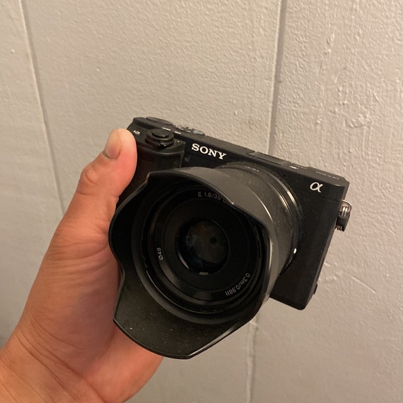 Sony 6400 optical steady shot camera - Picture 5 of 5